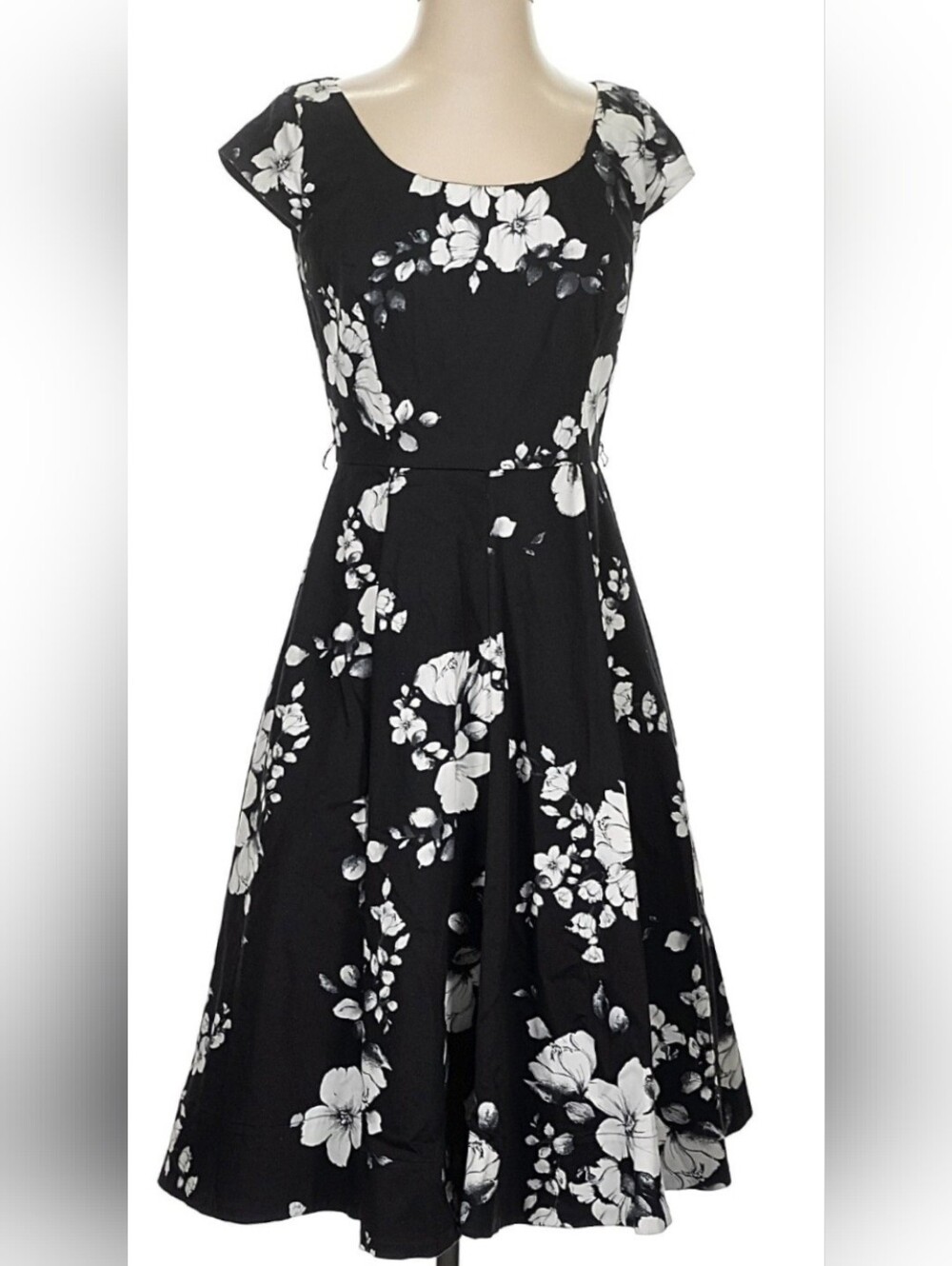 White House Black Market Floral Cap Sleeve Dress Pockets Wedding Guest 8 NWOT